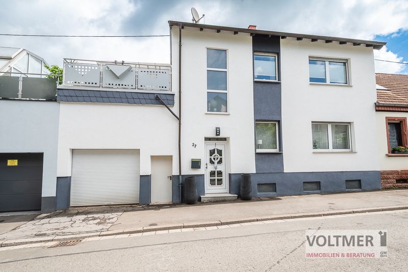 DURCHDACHT - beidseitig angebautes Einfamilienhaus mit Garage & Dachterrasse Wiebelskirchen!